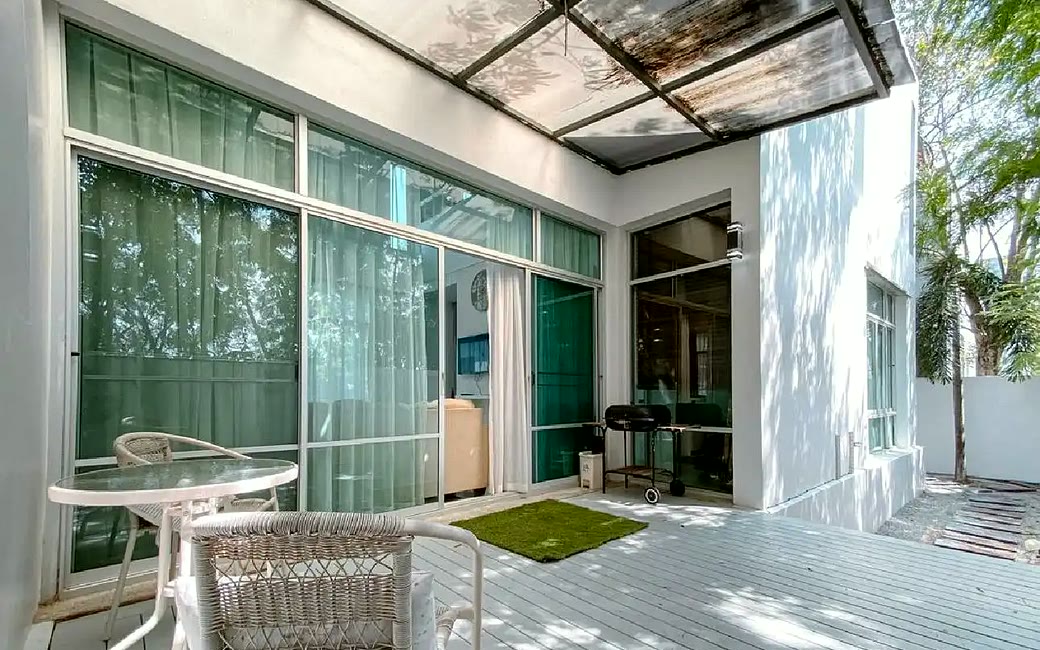 Nagawari pool villa